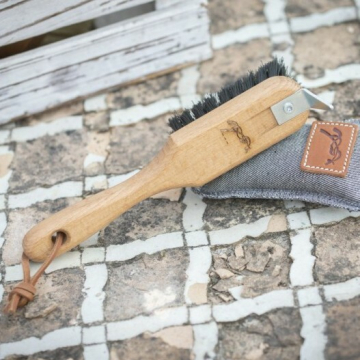 Penelope Hoof Pick-Brush 